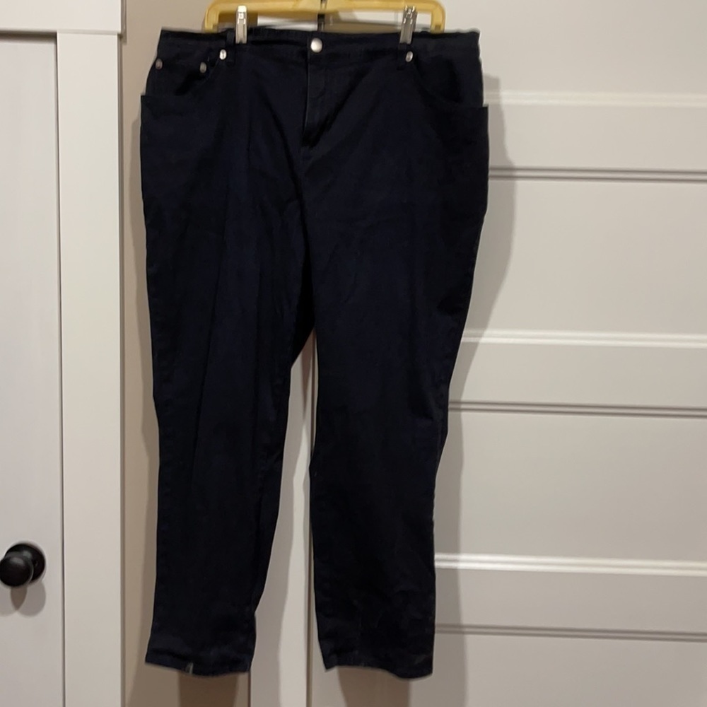 Denim & Co black jeans zipper with stretch back. Excellent Condition petite 2x.